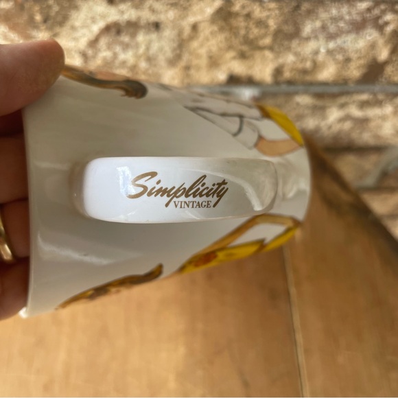 Simplicity Patterns Mug Retro Look Beautiful Condition! - Picture 5 of 6